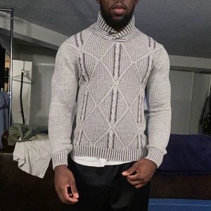 Turtleneck collar sweater